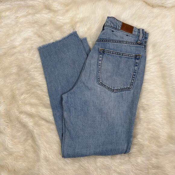 BDG Urban Outfitter Slim Straight Mom Cropped Button Fly Jeans Size 26 - Picture 5 of 10